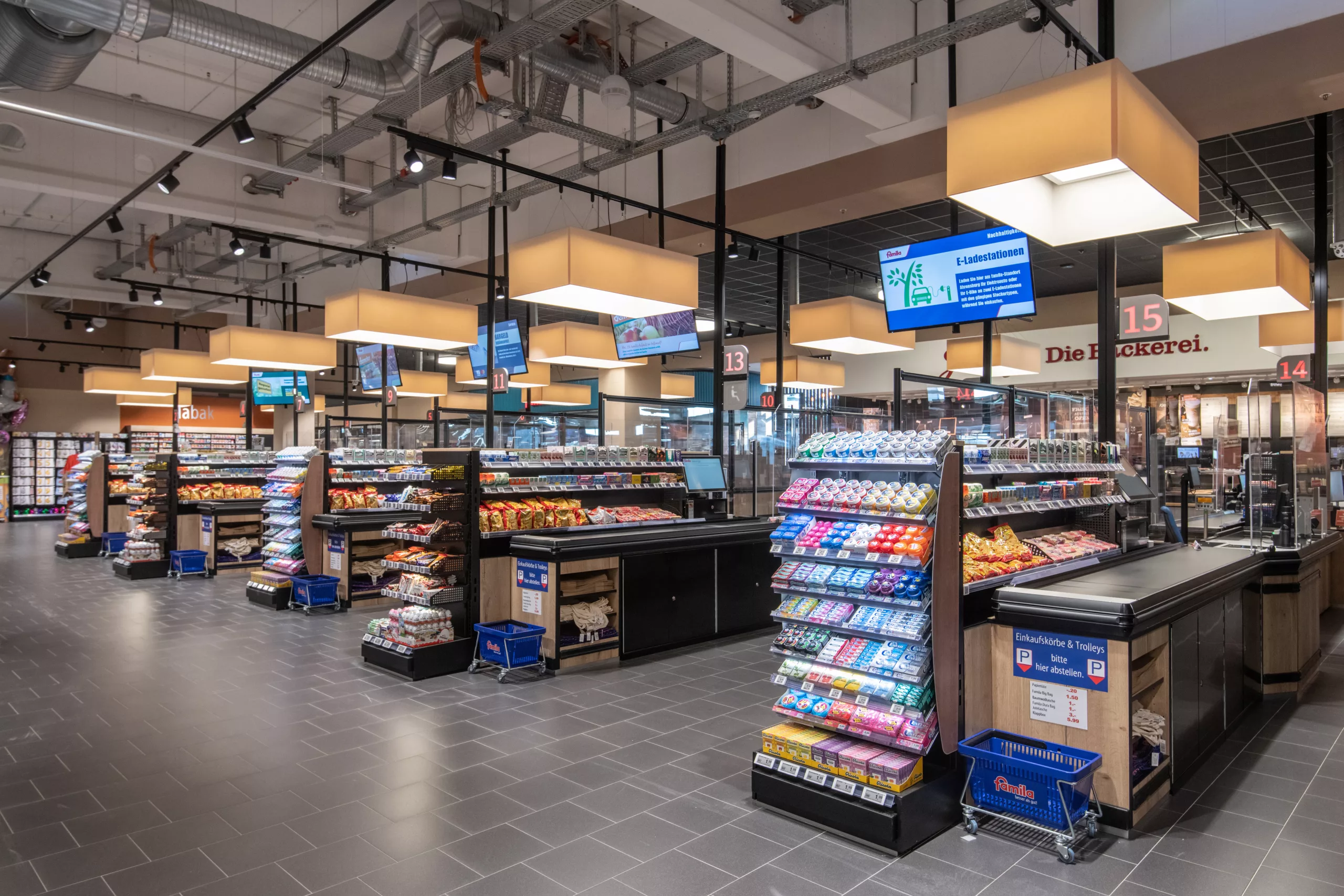 The true service life of professional displays